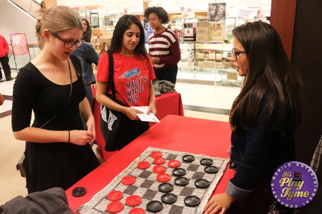 giant-checkers - board gemas - indoor team building